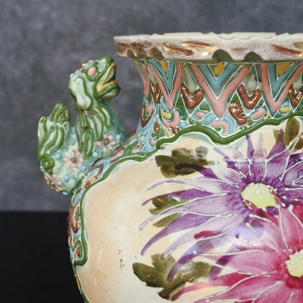Antique Japanese Satsuma Moriage Foo Dog Floral Vase Urn - Picture 7 of 14